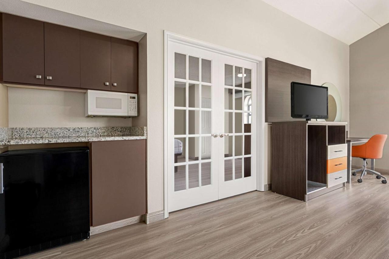 La Quinta Inn Lexington-Horse Park Zewnętrze zdjęcie